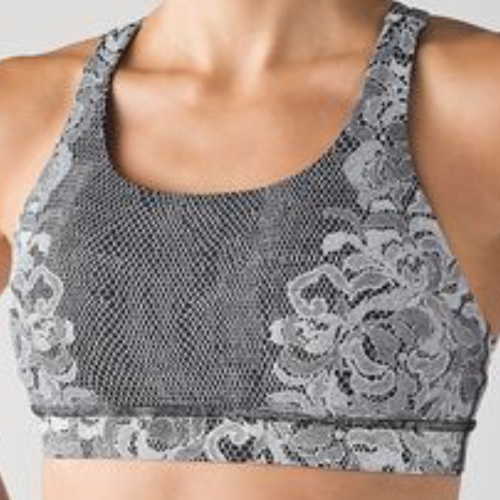 Lululemon energy bra size 6 black white floral